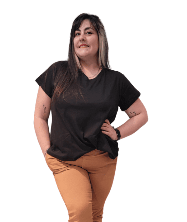 Remera básica (escote "V")