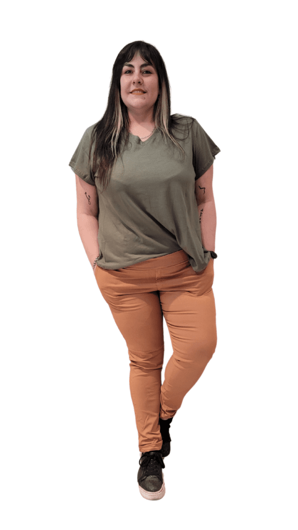 Remera básica (escote "V") - Image 2