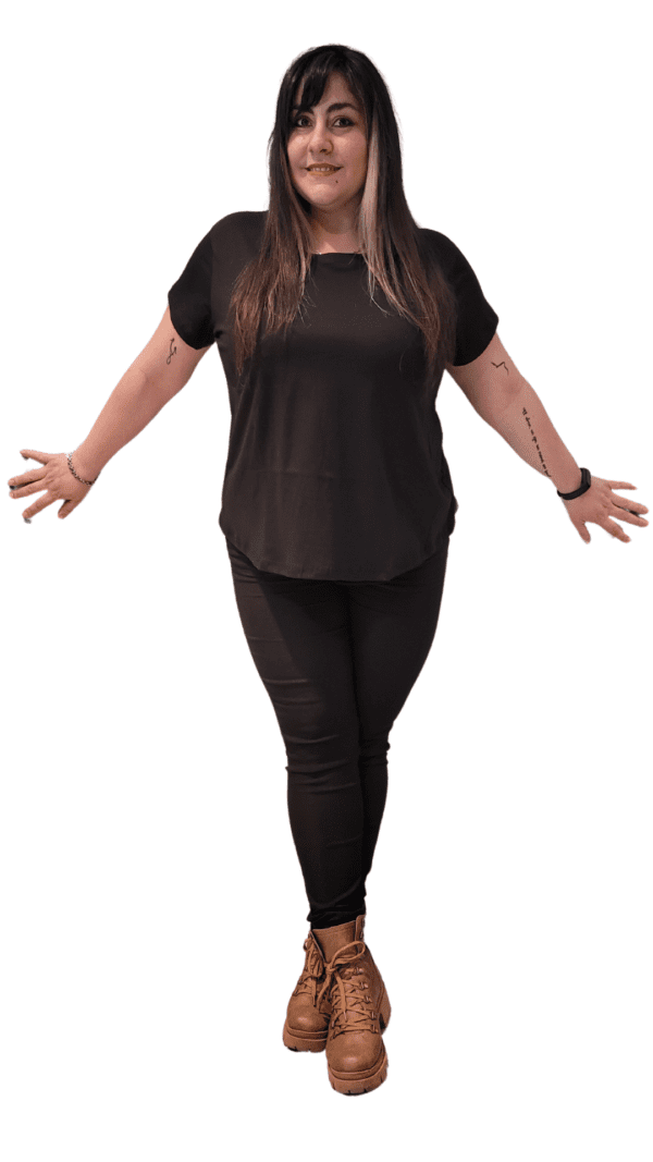Remera básica (escote redondo) - Image 9